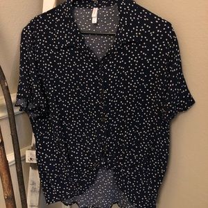 Dark navy blue with cream dots shirt NWOT - L